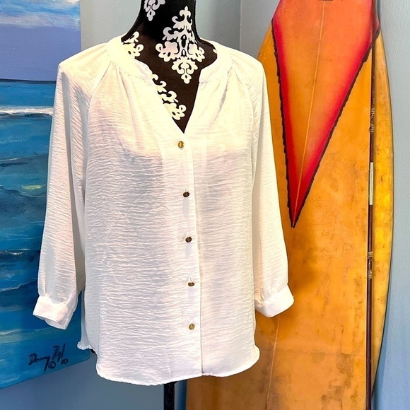 ⭐️Adrienne Vittadini,Semi-Sheer White Button-Up Blouse, Romantic & Sexy,V-Neck,S - Picture 9 of 12